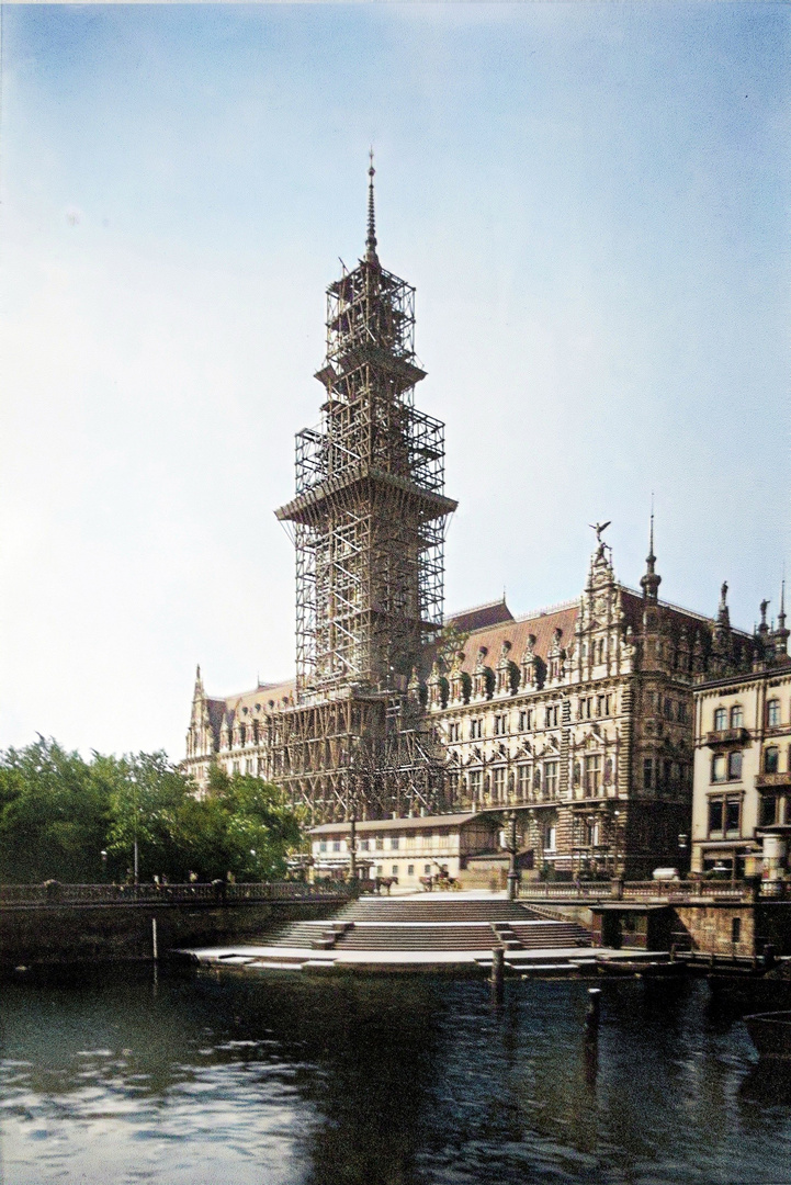 Bau Hamburger Rathaus eingerüstet 1891