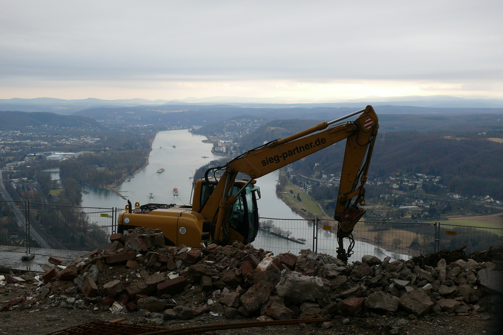 Bauarbeiten auf dem Drachenfels