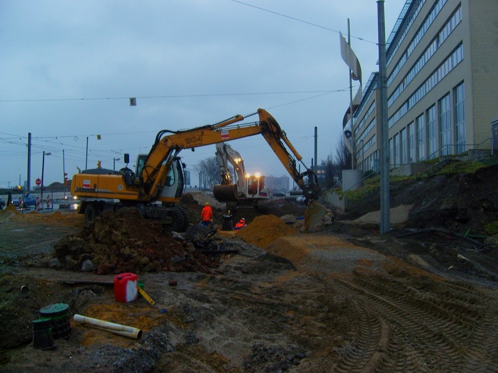 Bauarbeiten für den Krupp-Gürtel vor dem neuen Finanzamt an der Altendorfer Straße