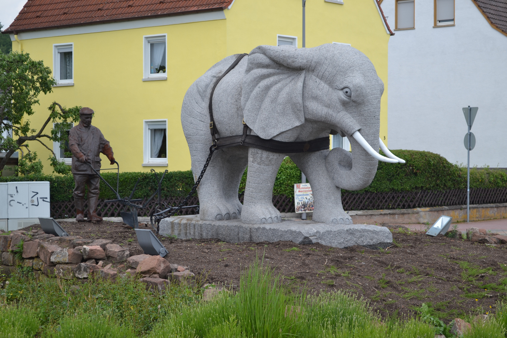 Bauer & Elefant in Enkenbach-Alsenborn