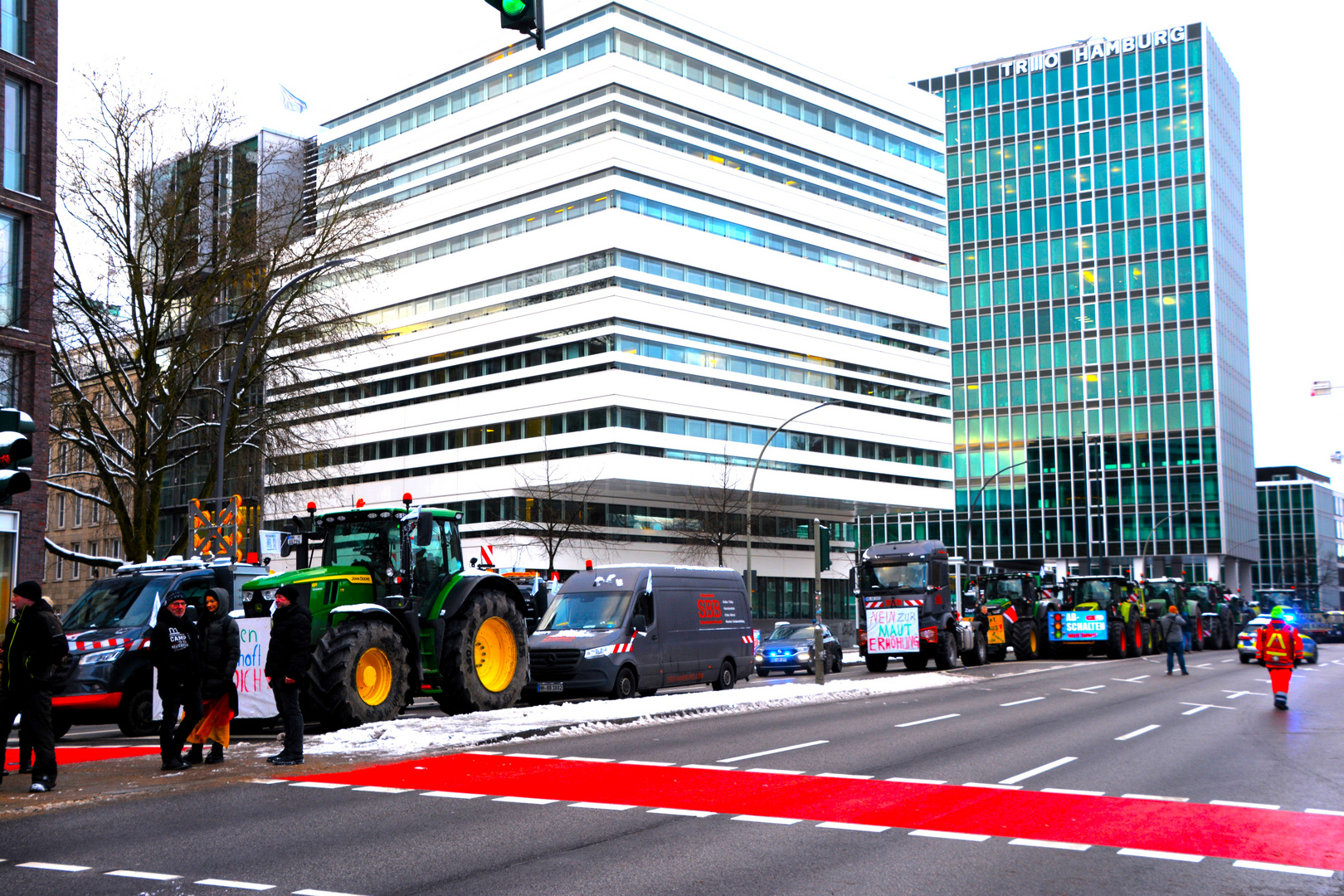 BAUERN-DEMONSTRATION , HAMBURG  