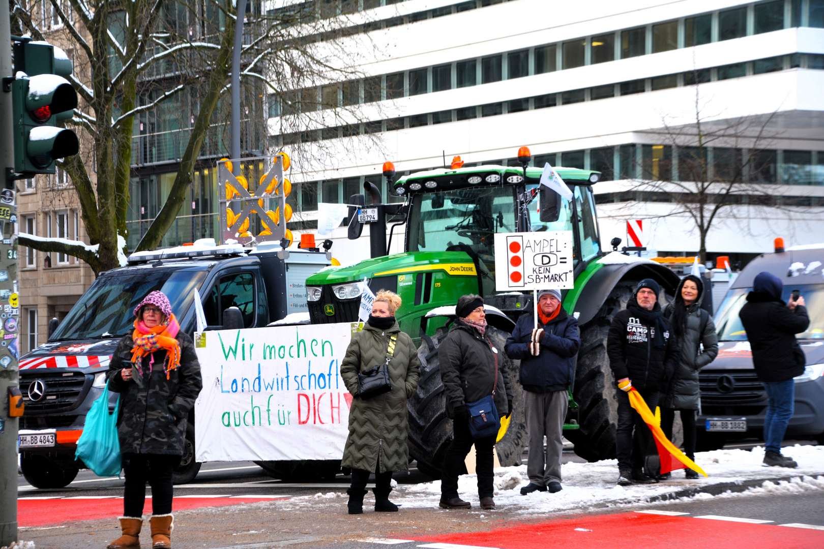 BAUERN-DEMONSTRATION , HAMBURG