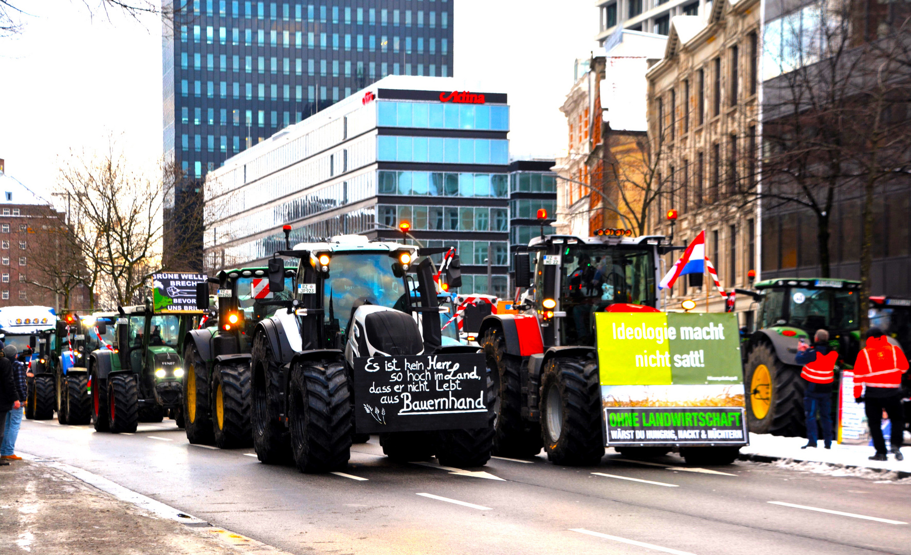 BAUERN-DEMONSTRATION , HAMBURG  