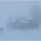 Bauernhaus im Nebel