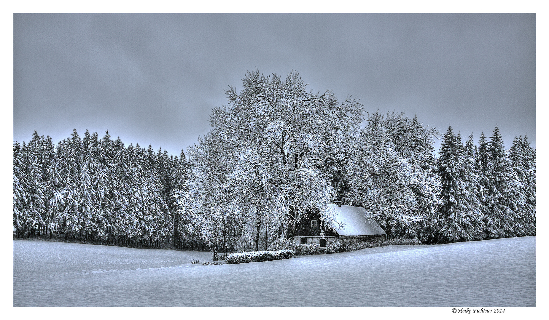 Bauernhaus im Winter