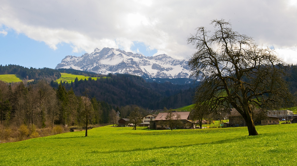 Bauernhof am Fusse des Pilatus