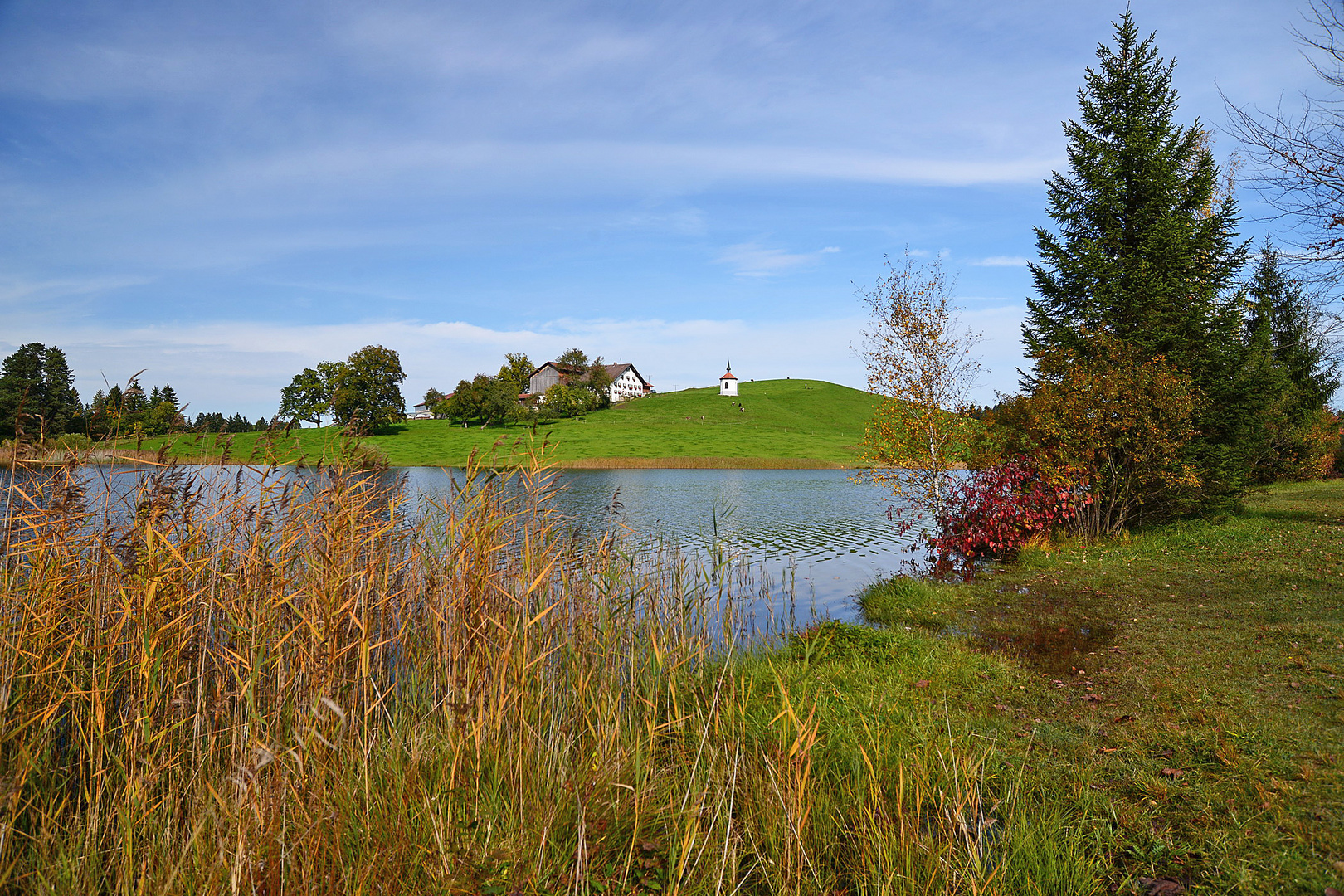 Bauernhof am Hegratsried See. Ostallgäu.