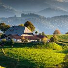 Bauernhof im Abendlicht