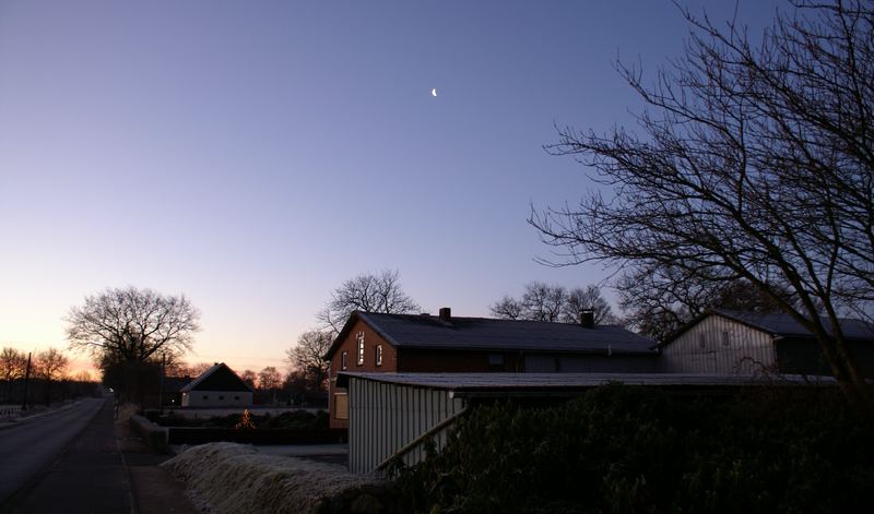 Bauernhof im Mondlicht