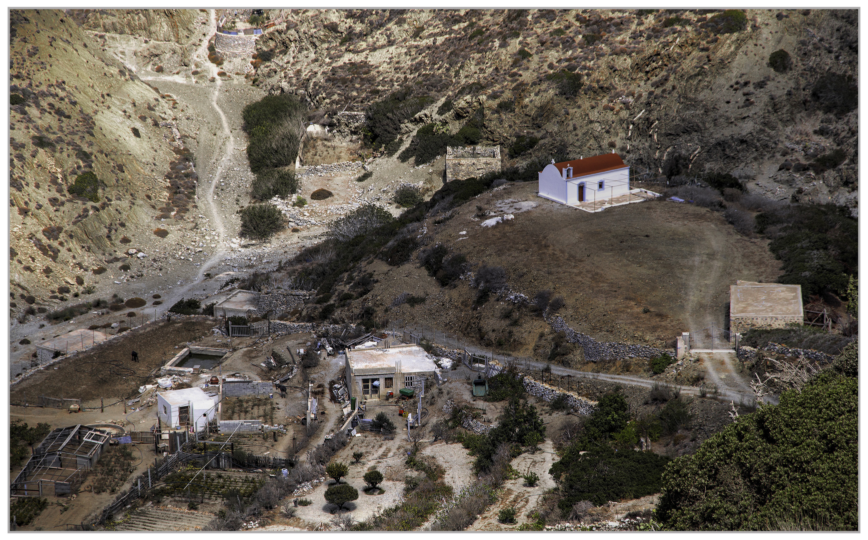 bauernhof und kirche (karpathos)