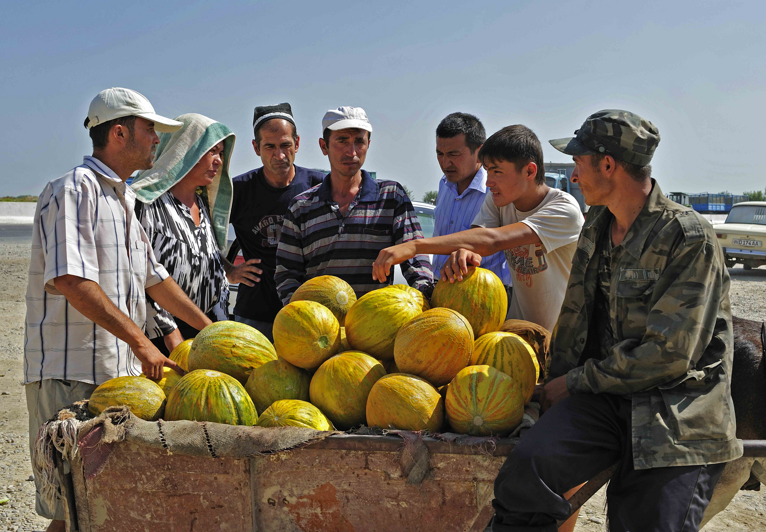 Bauernmarkt am Highway von Taschkent nach Samarkand