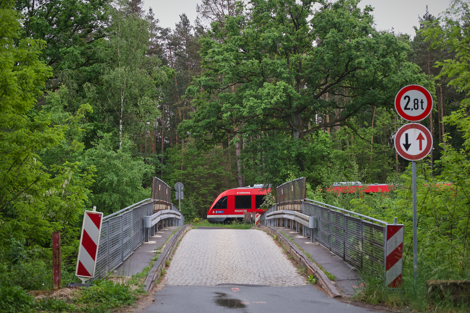 Baufällig die alte Überführung