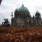 Baukunst in herbstlicher Romantik