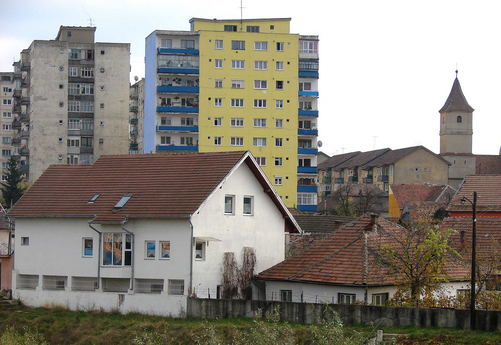 Bauliche Vielfalt in Medias