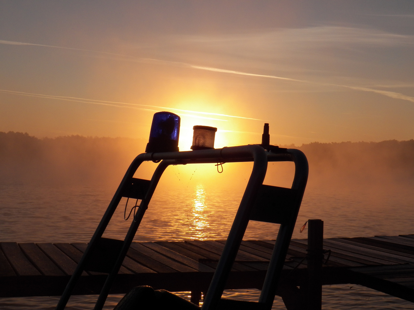 Baulicht im Sonnenaufgang