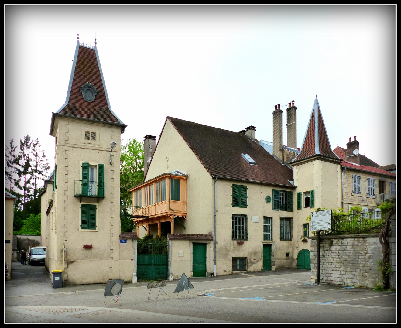 BAUMES - LES - DAMES -3 -