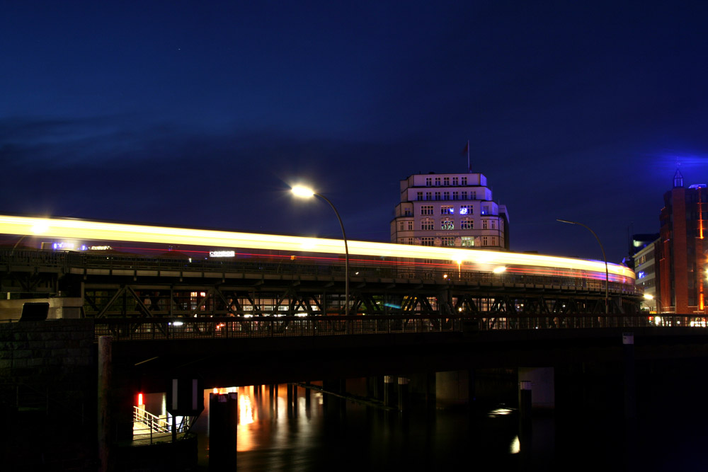 Baumwall @ Night