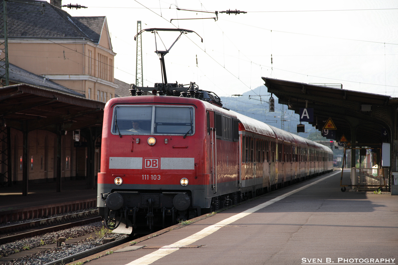 Baureihe 111 mit RE50 in Bebra