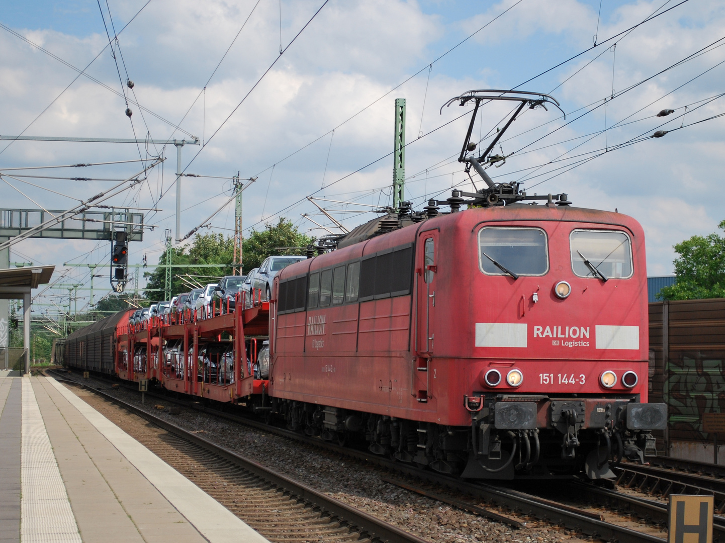 Baureihe 151 144 "Altrot" in Hannover Linden Fischerhof