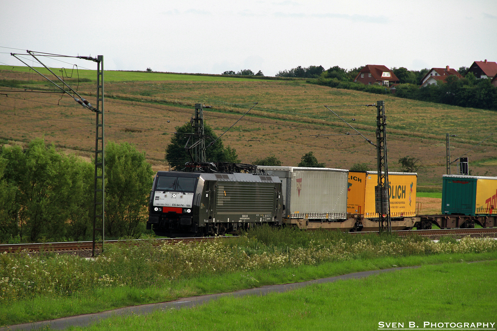 Baureihe 189 mit Containerzug in Melsungen