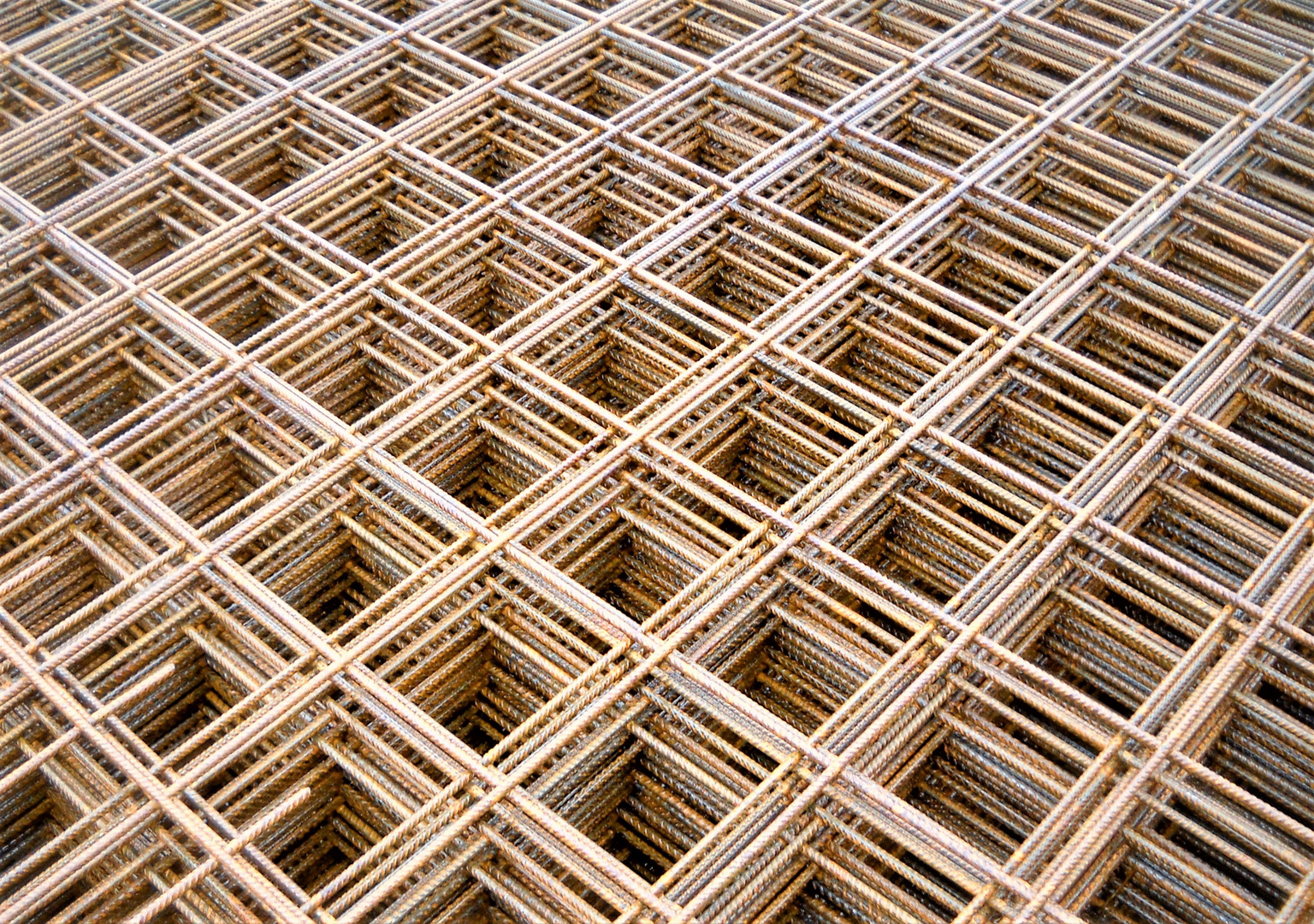 Baustahlmatten beim Familienfoto Foto & Bild | architektur, abstraktes