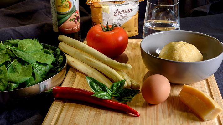 Bausteine für Spinat-Spargel-Taschen