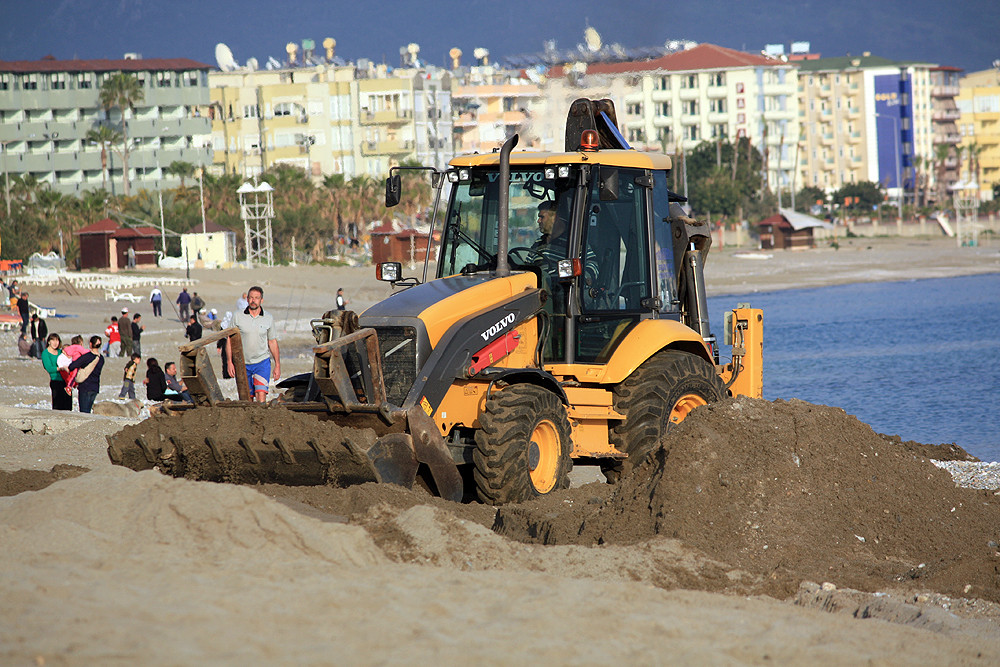 Baustelle am Strand von Alanya, Türkei