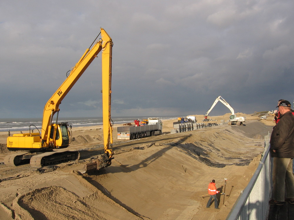 Baustelle auf dem Strand.