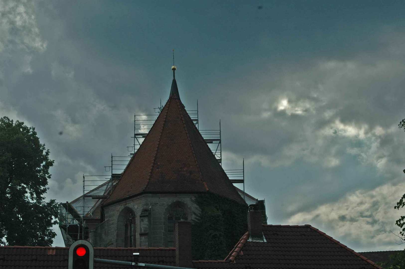 Baustelle Kath.Kirche "Die Ampel zeigt ROT"