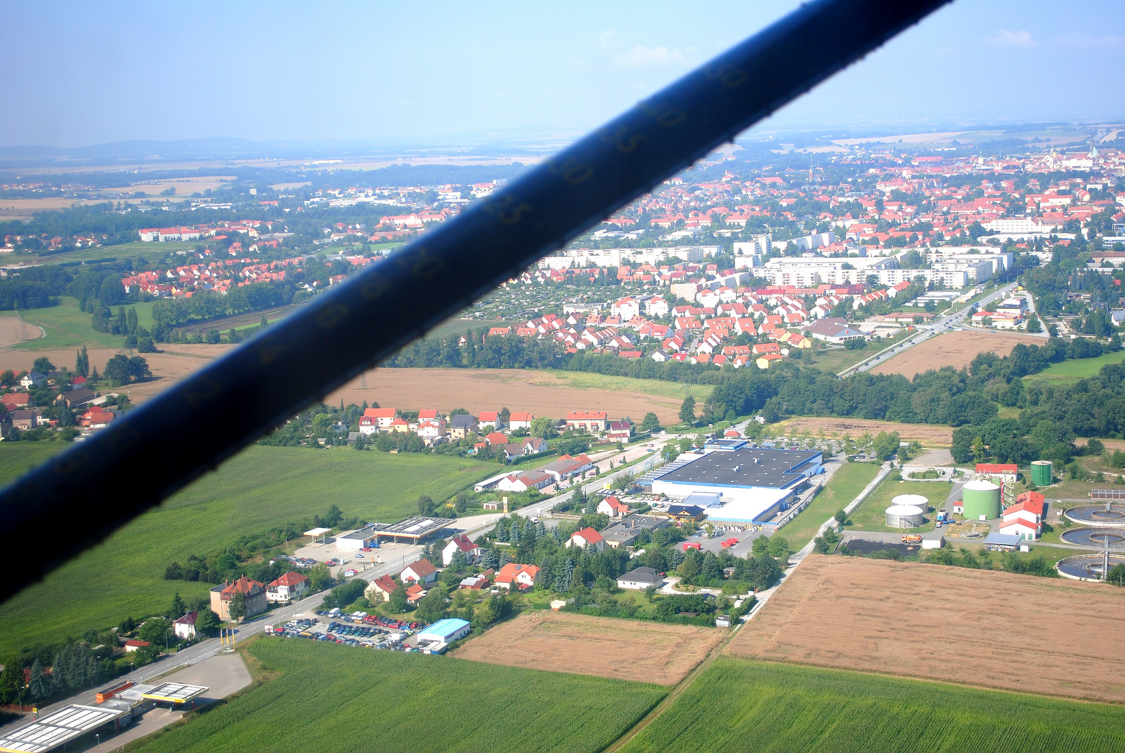 Bautzener Flugtage 2013-Blick aus einer Broussard beim Rundflug