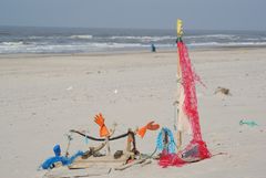 Bauwerk aus Strandgut