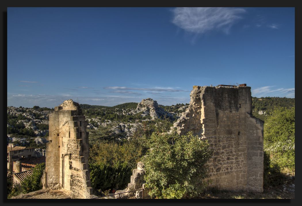 Baux de Provence..Blicke auf die alten Mauern