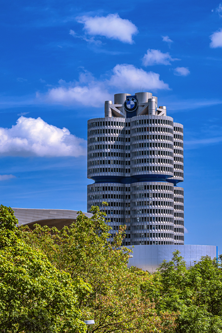 BAVARIA : MUNICH - BMW HEADQUARTERS