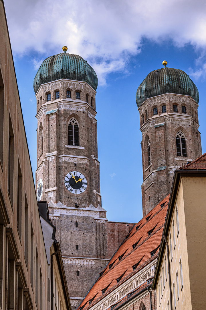 BAVARIA : MUNICH - FRAUENKIRCHE