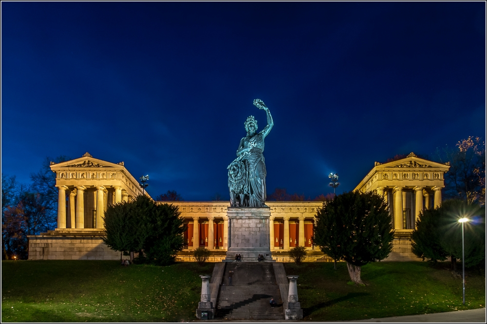 Bavaria vor der Ruhmeshalle