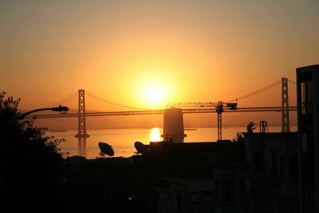 Bay Bridge bei Sonnenuntergang