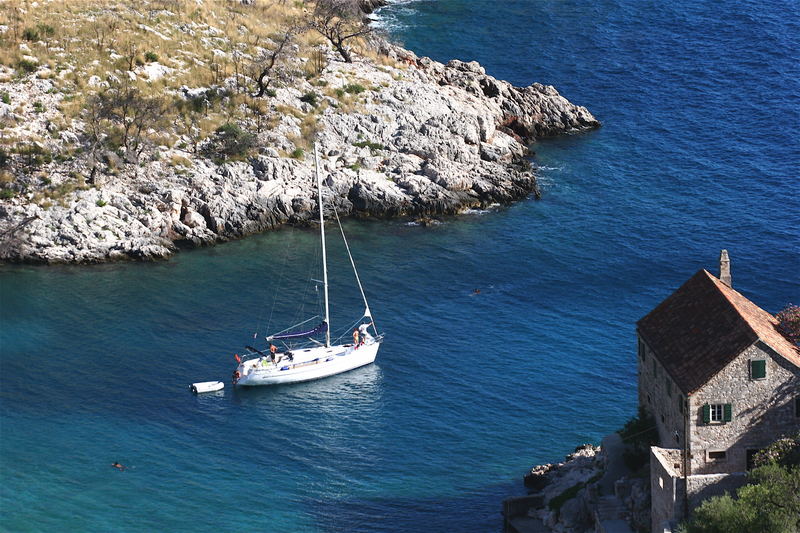 Bay of Dreams, Hvar