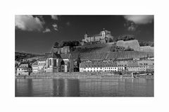 Bayerische Impressionen " Würzburg - Blick zur Festung Marienberg ..."