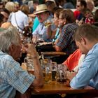 Bayerische Lebensfreude in einem Biergarten in München - Deutschland, Bayern