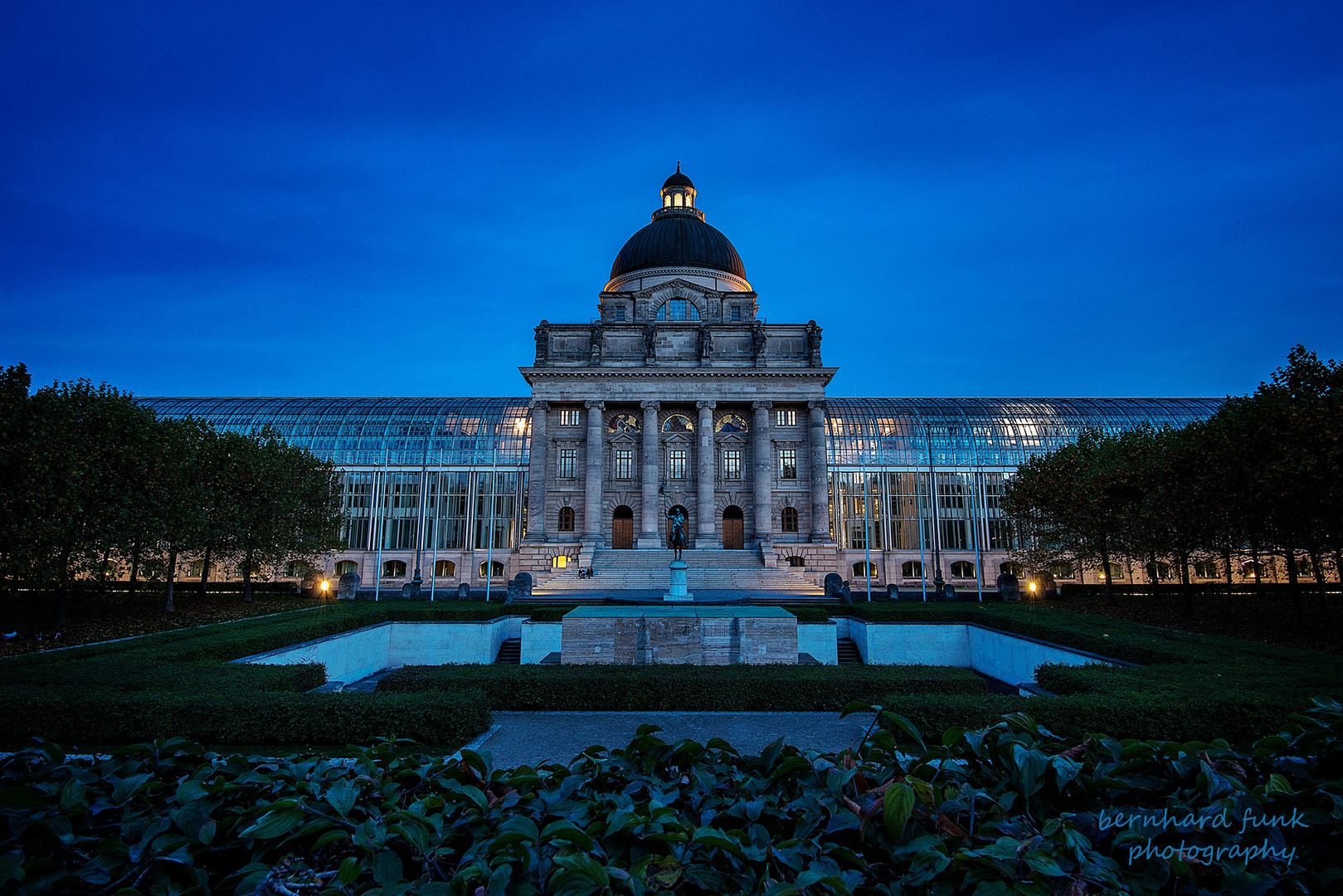 Bayerische Staatskanzlei München [113_3175]