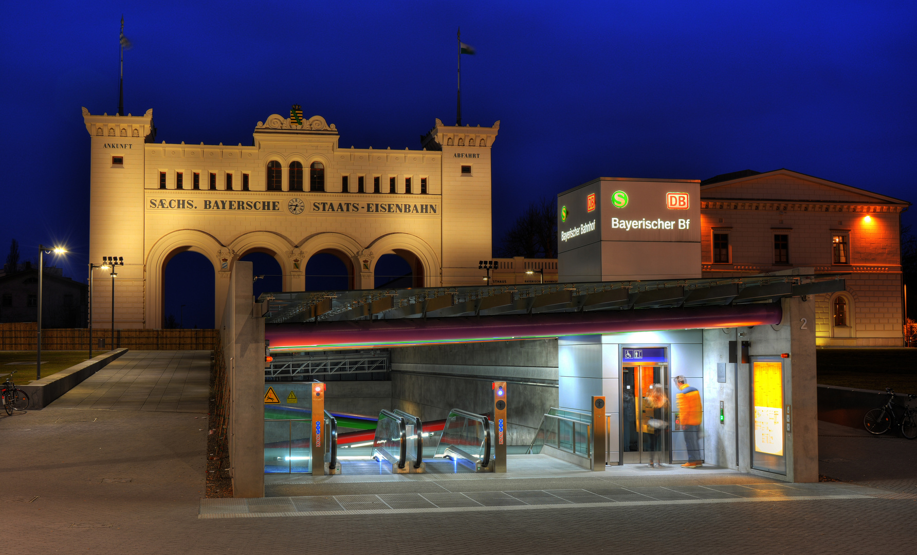 Bayerischer Bahnhof Leipzig bei Nacht in HDR