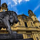 Bayerischer Löwe vor der Theatinerkirche