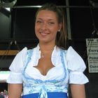 Bayern Girl im Dirndl