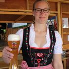 Bayern Girl mit Bier