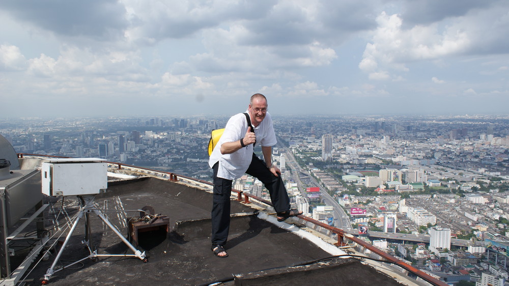 BAYOKE TOWER   ......          NUN OBEN !           Dies ist ORIGINAL !