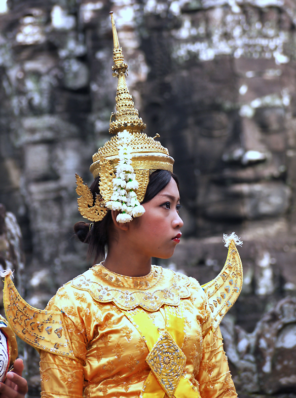 Bayon temple dancer