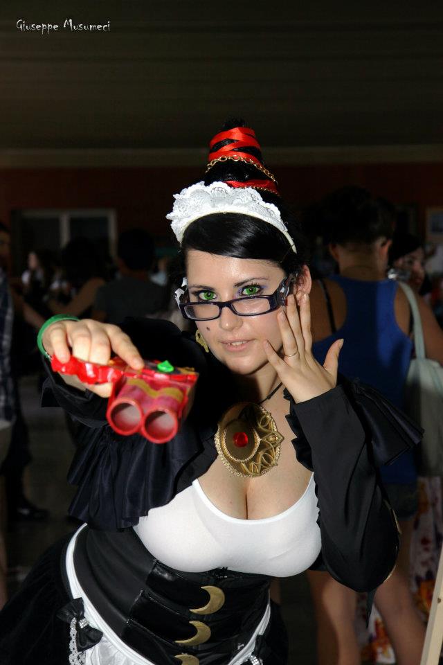 Bayonetta cosplay maid version 2