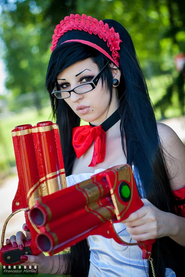 Bayonetta Maid Version Cosplay