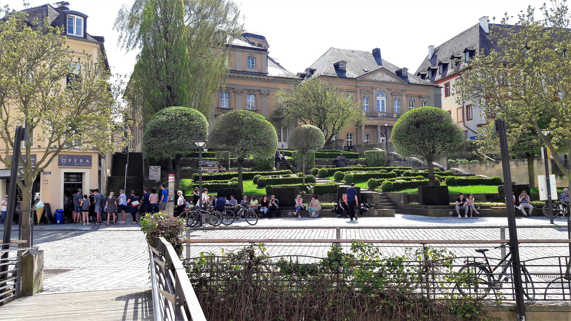 Bayreuth : "Eisschlange" gegenüber Canale Grande