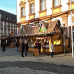 Bayreuth :Lebkuchenhaus unter den Charakterköpfen der Fassade